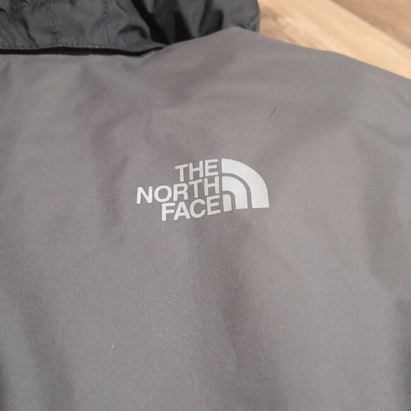 Boys youth The North Face winter jacket - Picture 4 of 6